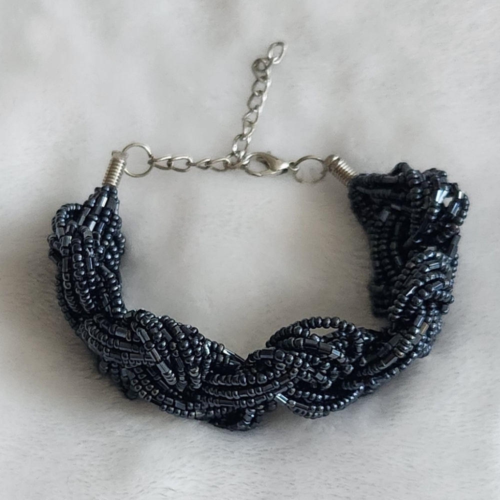 🖤Elegant Black Beaded Bracelet – Thick, Glamorous Statement – Preowned - Picture 8 of 16